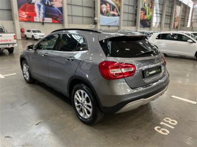 MERCEDES-BENZ GLA GLA 200 A/T