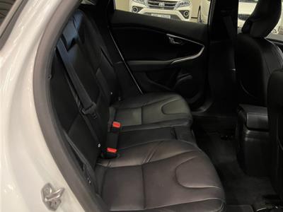 2018 VOLVO V40 T3 INSCRIPTION