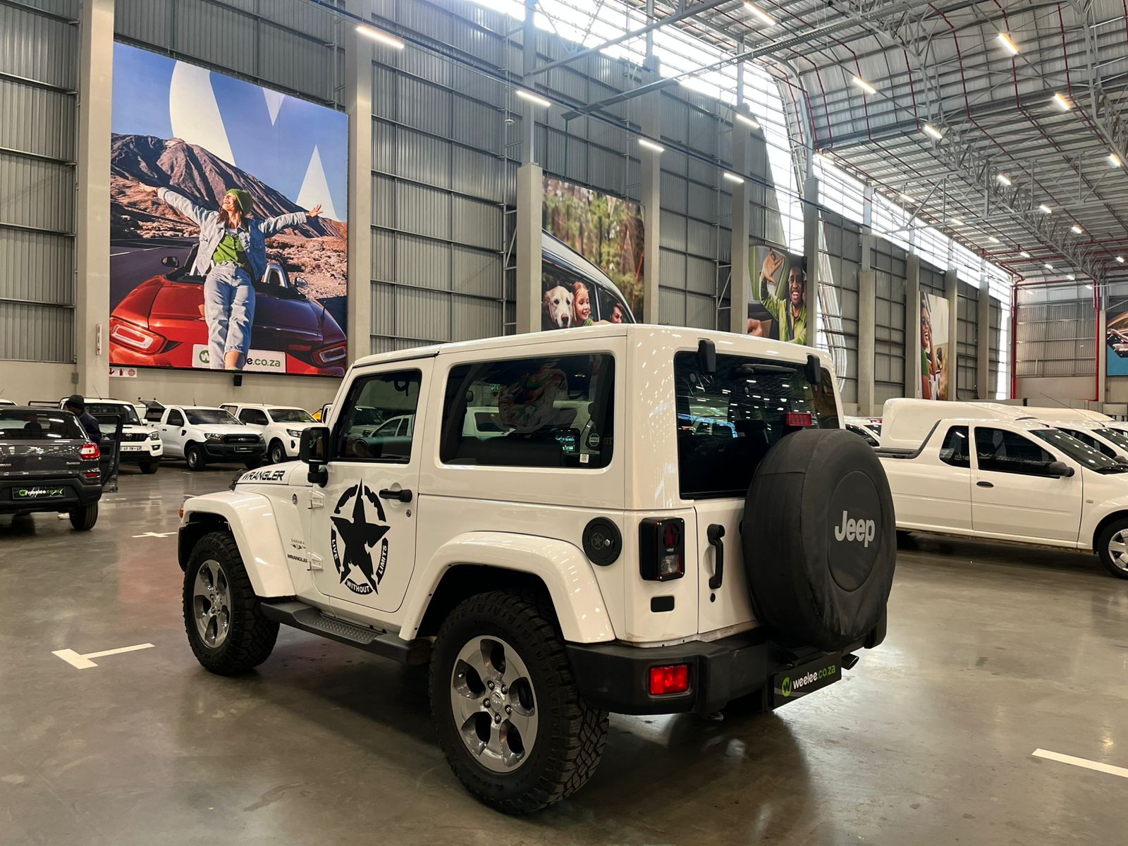 JEEP WRANGLER WRANGLER SAHARA 3.6L V6 A/T 2DR