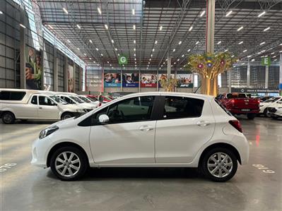2017 TOYOTA YARIS 1.3 XS 5Dr