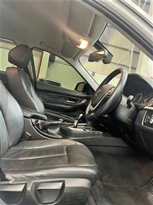 2014 BMW 320i LUXURY LINE A/T (F30)