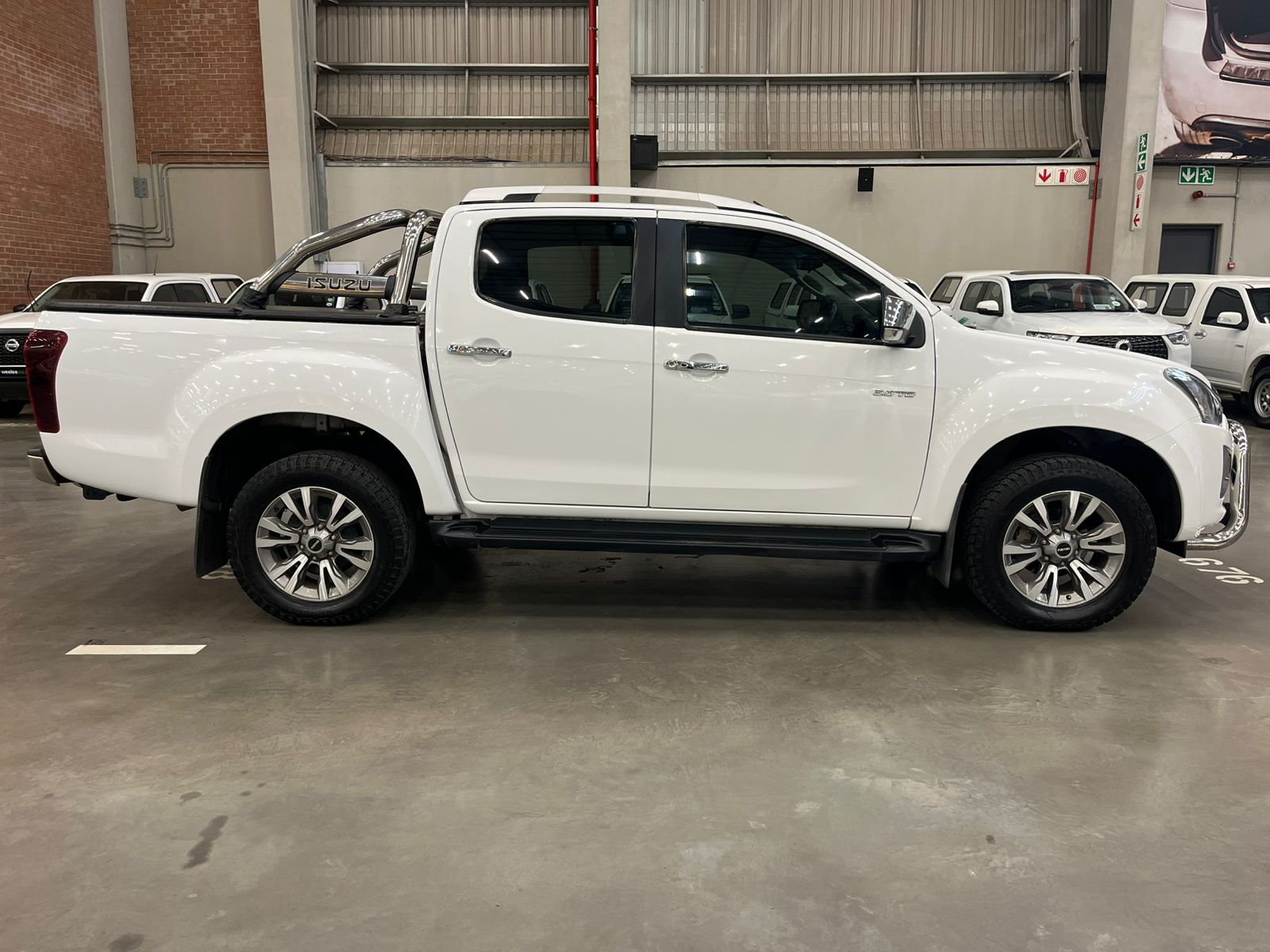 ISUZU D-MAX D-MAX 300 LX 4X4 A/T D/C P/U
