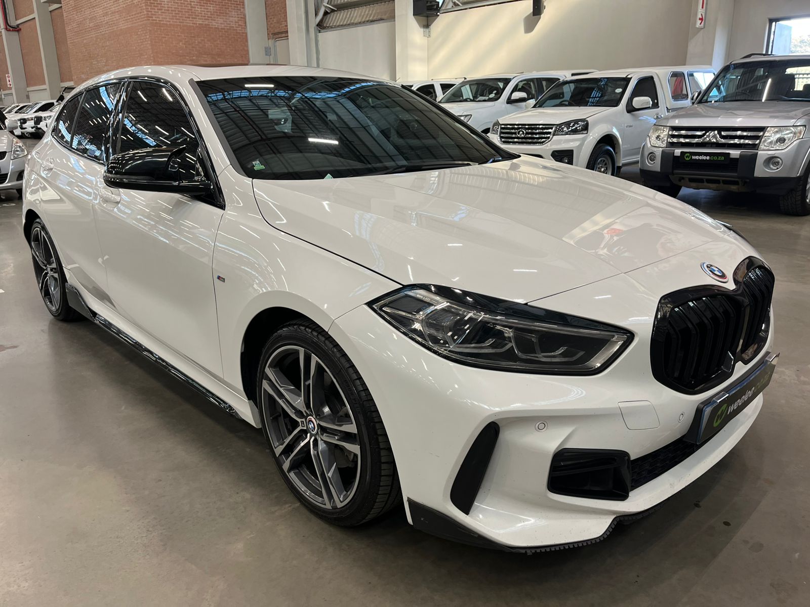 BMW 1 SERIES (E81/ 87)/(F20/F21)(F40) 118d M SPORT A/T (F40)