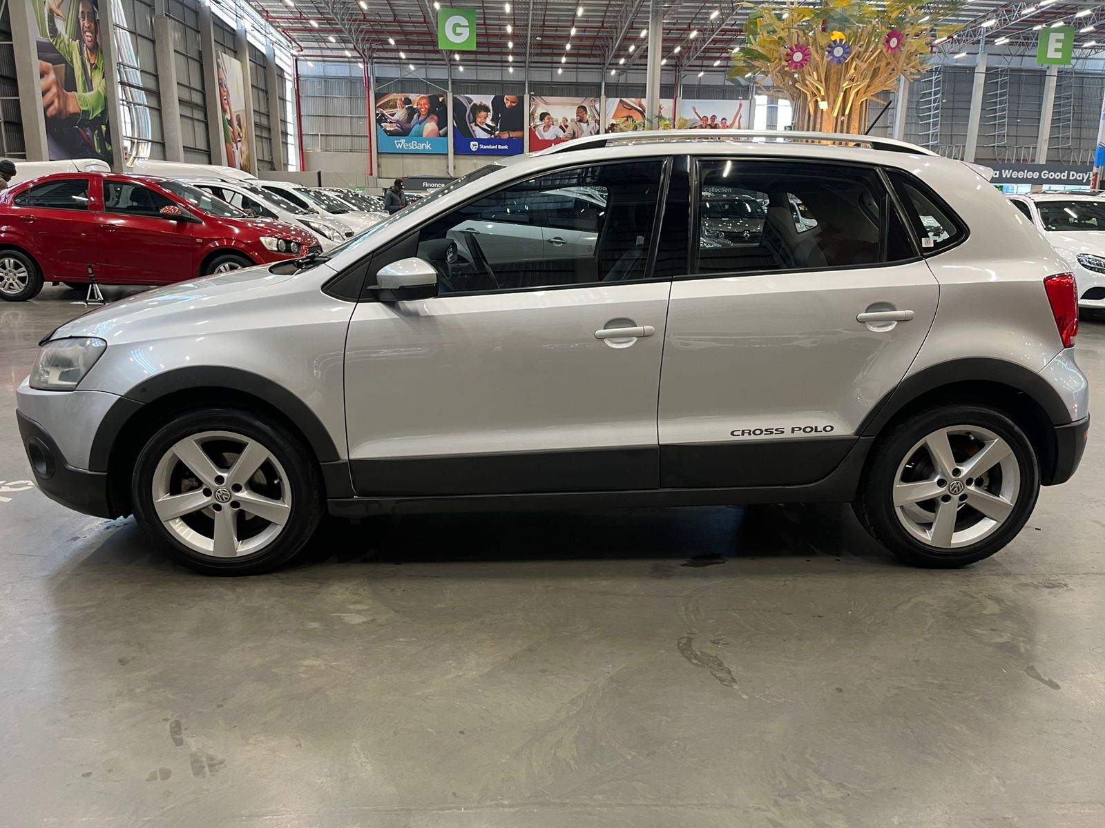 Suv Polo Cross 2021 2012 VW Polo Cross 5DR 125,000 Km Manual