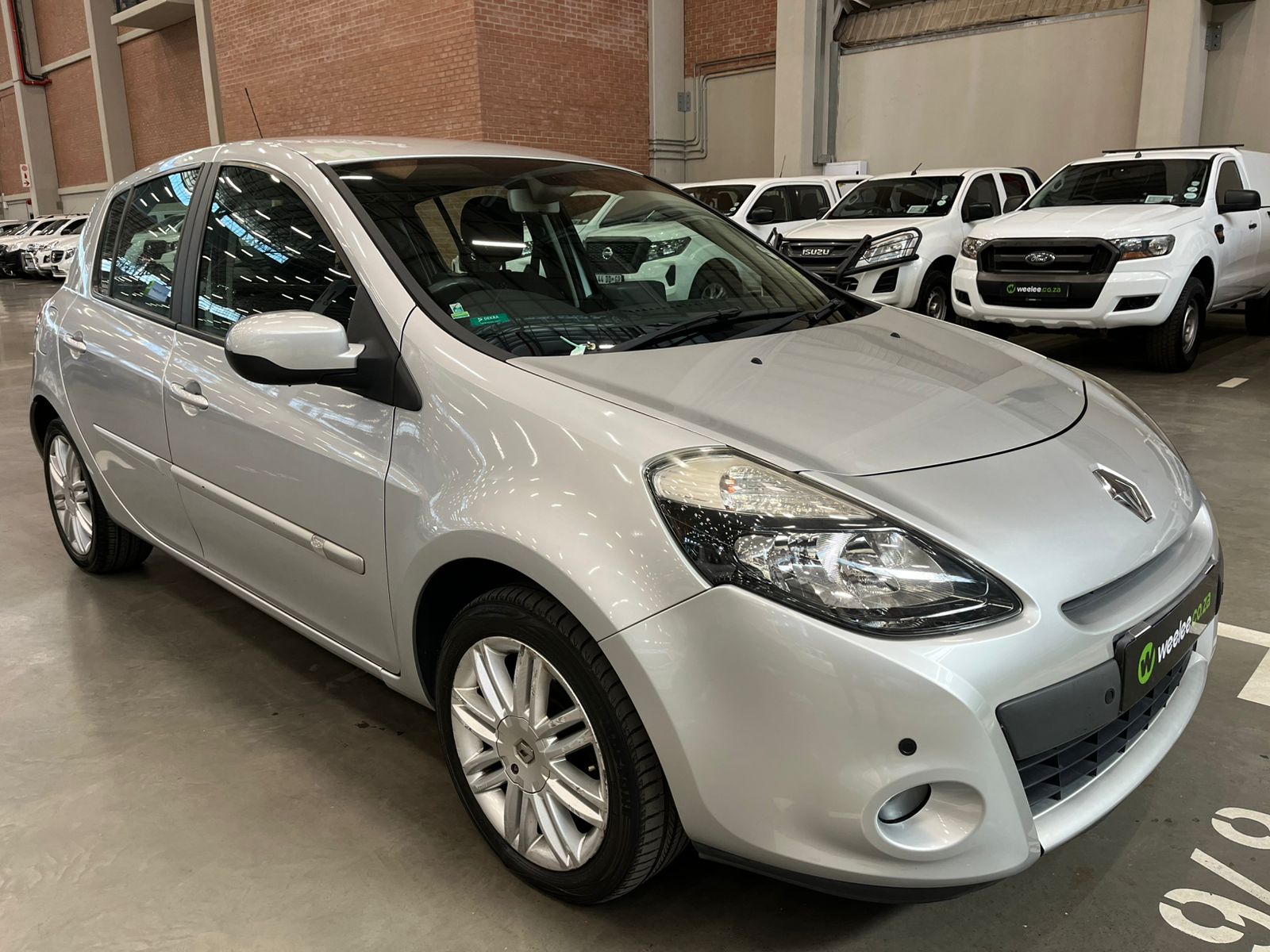 RENAULT CLIO CLIO III 1.6 AVANTAGE A/T 5DR