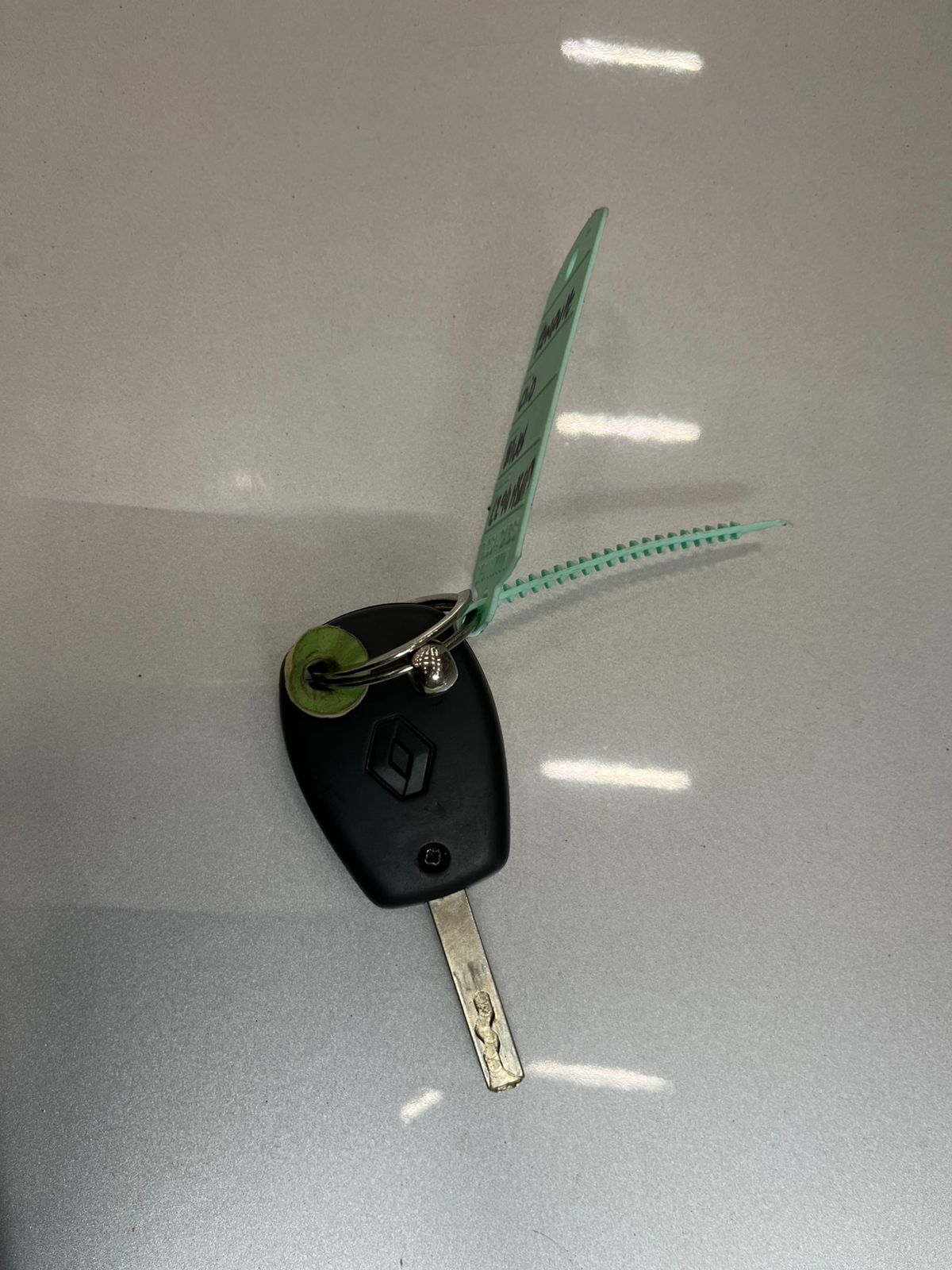 RENAULT CLIO CLIO III 1.6 AVANTAGE A/T 5DR