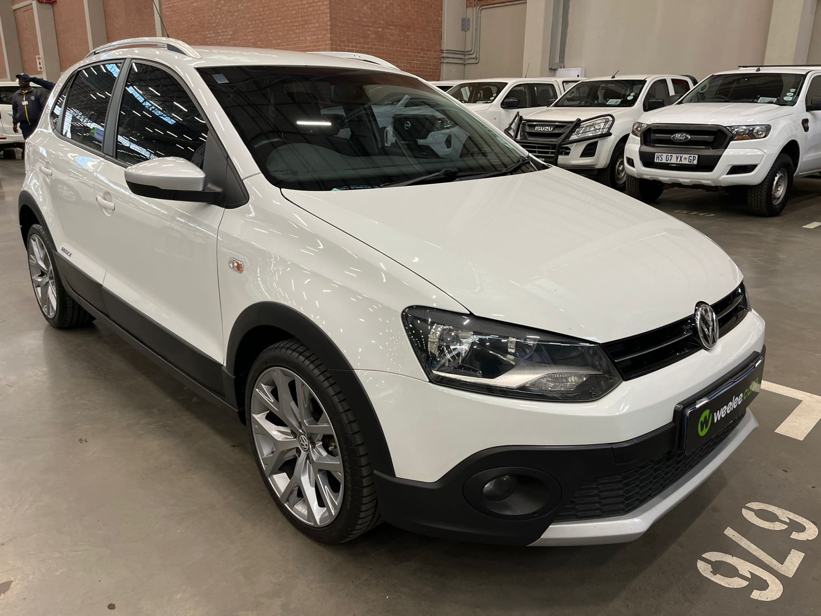 VOLKSWAGEN POLO VIVO POLO VIVO 1.6 MAXX (5DR)