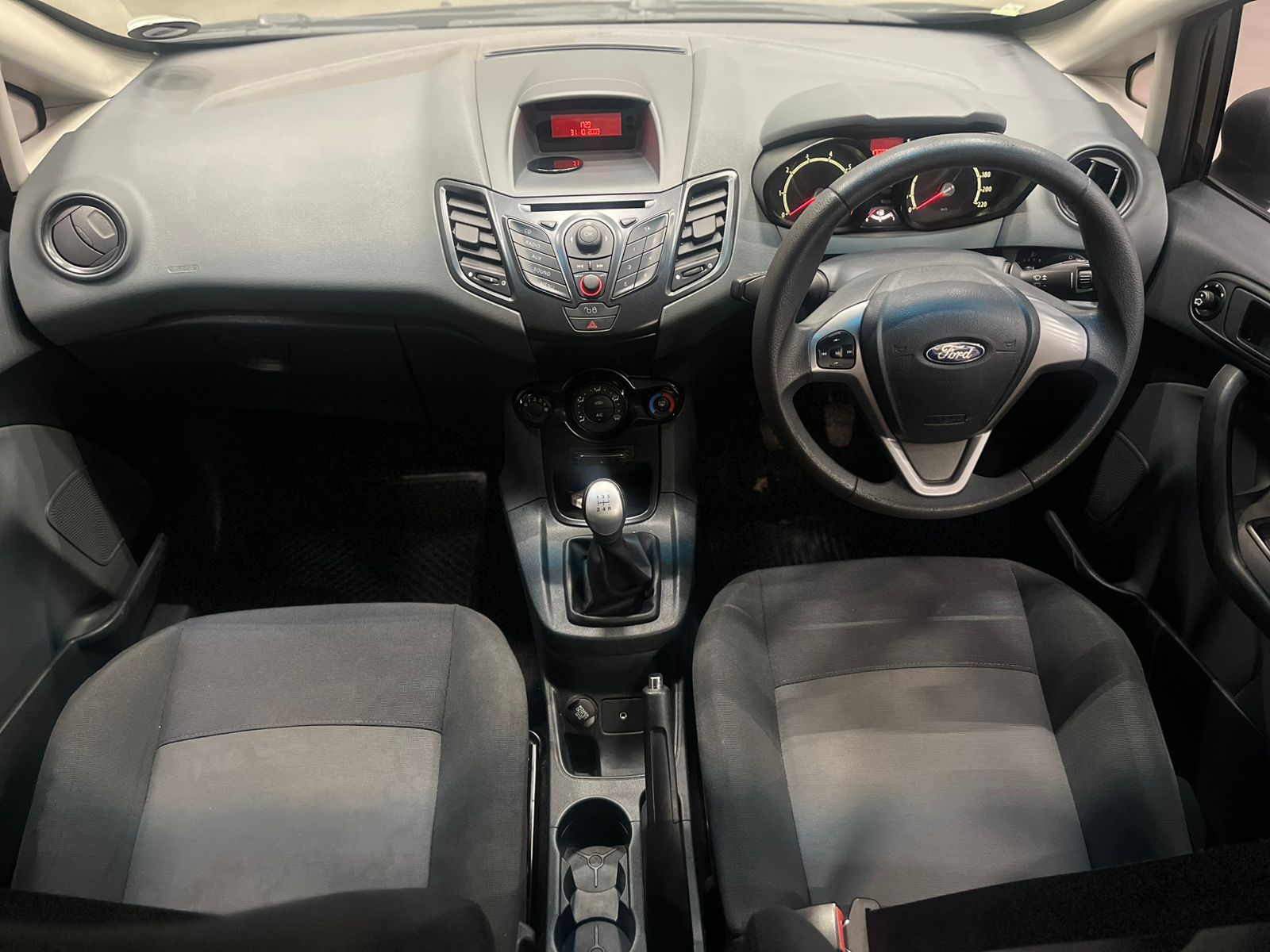 FORD FIESTA 2000 - ON FIESTA 1.4i AMBIENTE 5Dr