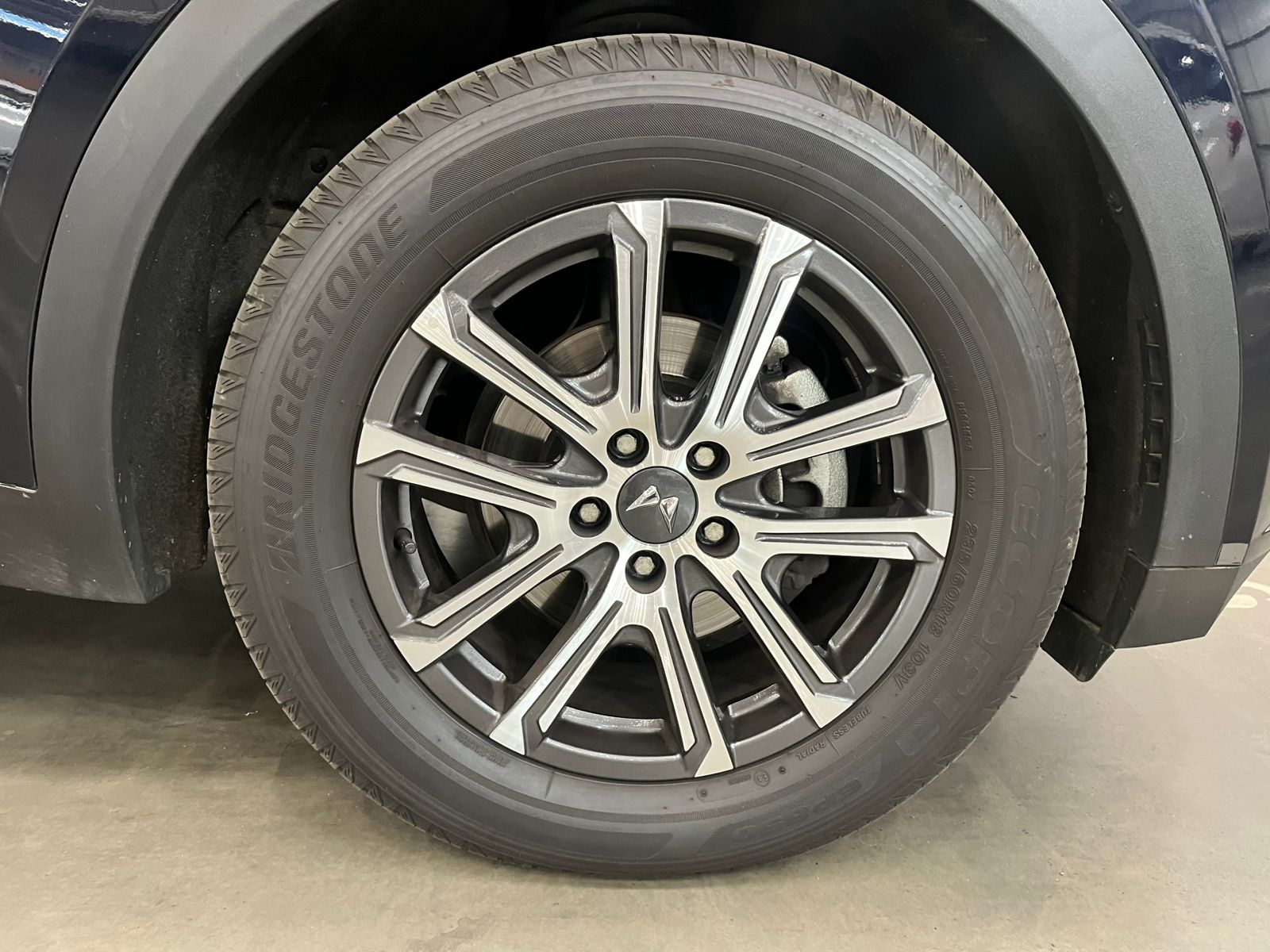 MAHINDRA XUV 700 XUV 700 2.0 AX7L A/T (7 SEATER)