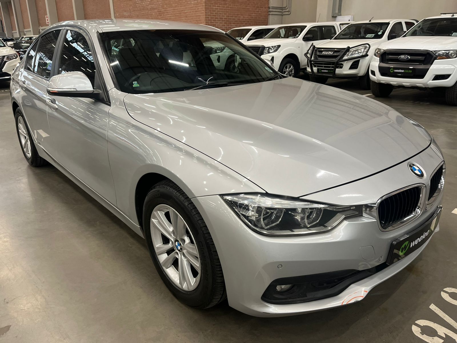 BMW 3 SERIES (F30) 320i A/T (F30)