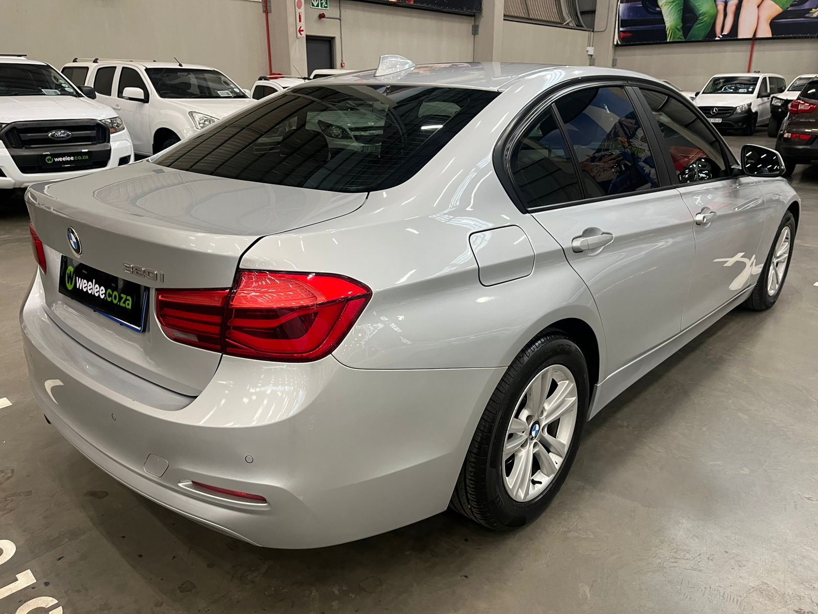 BMW 3 SERIES (F30) 320i A/T (F30)
