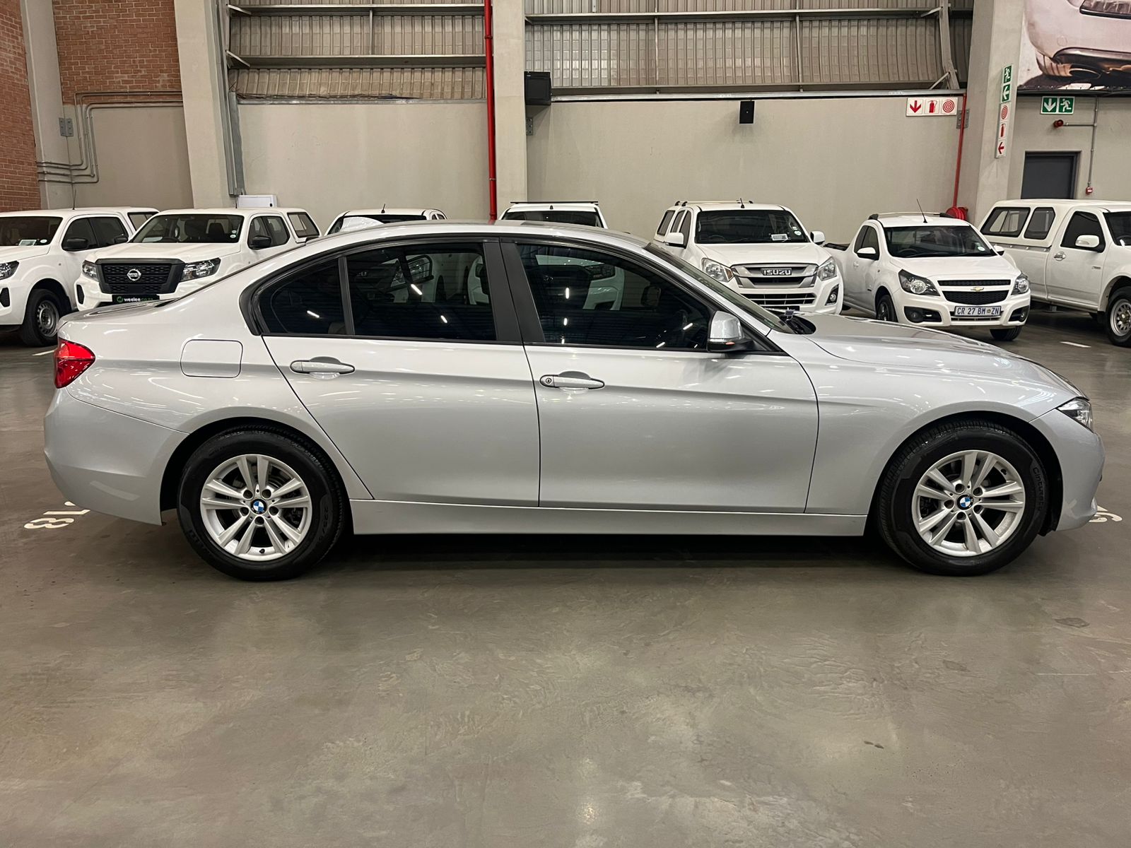 BMW 3 SERIES (F30) 320i A/T (F30)
