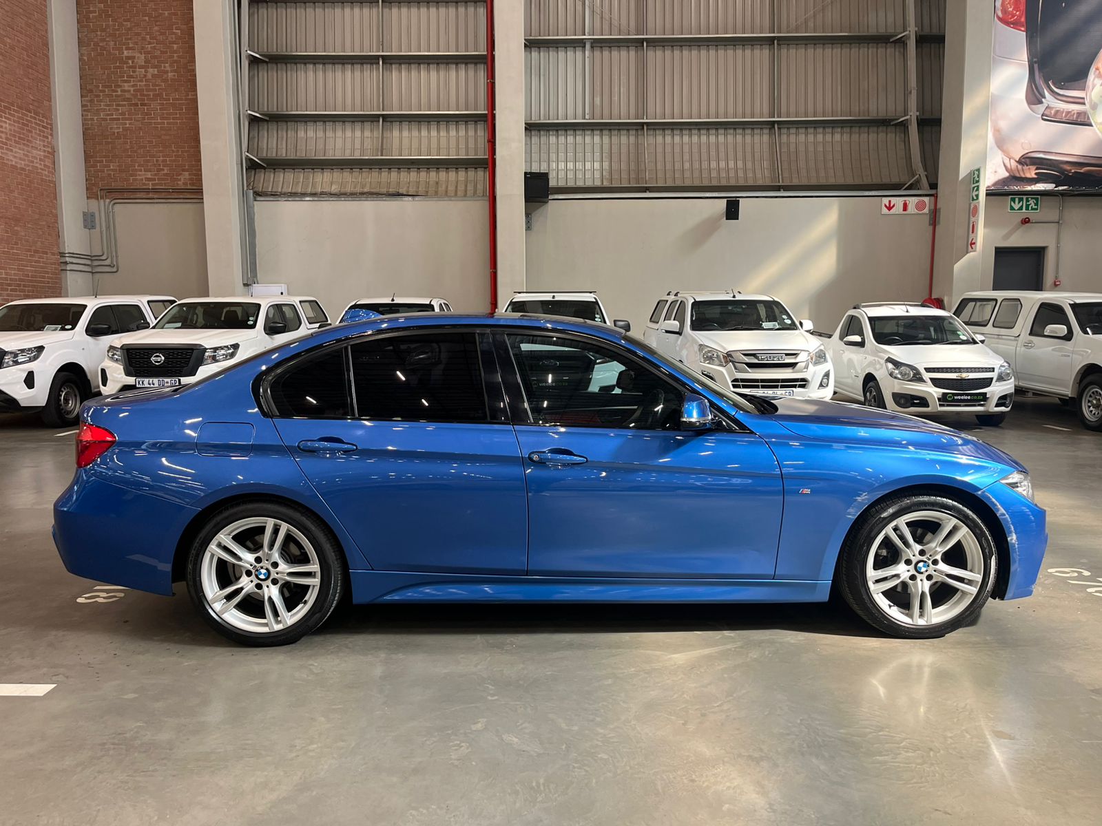 BMW 3 SERIES (F30) 318i M SPORT A/T (F30)
