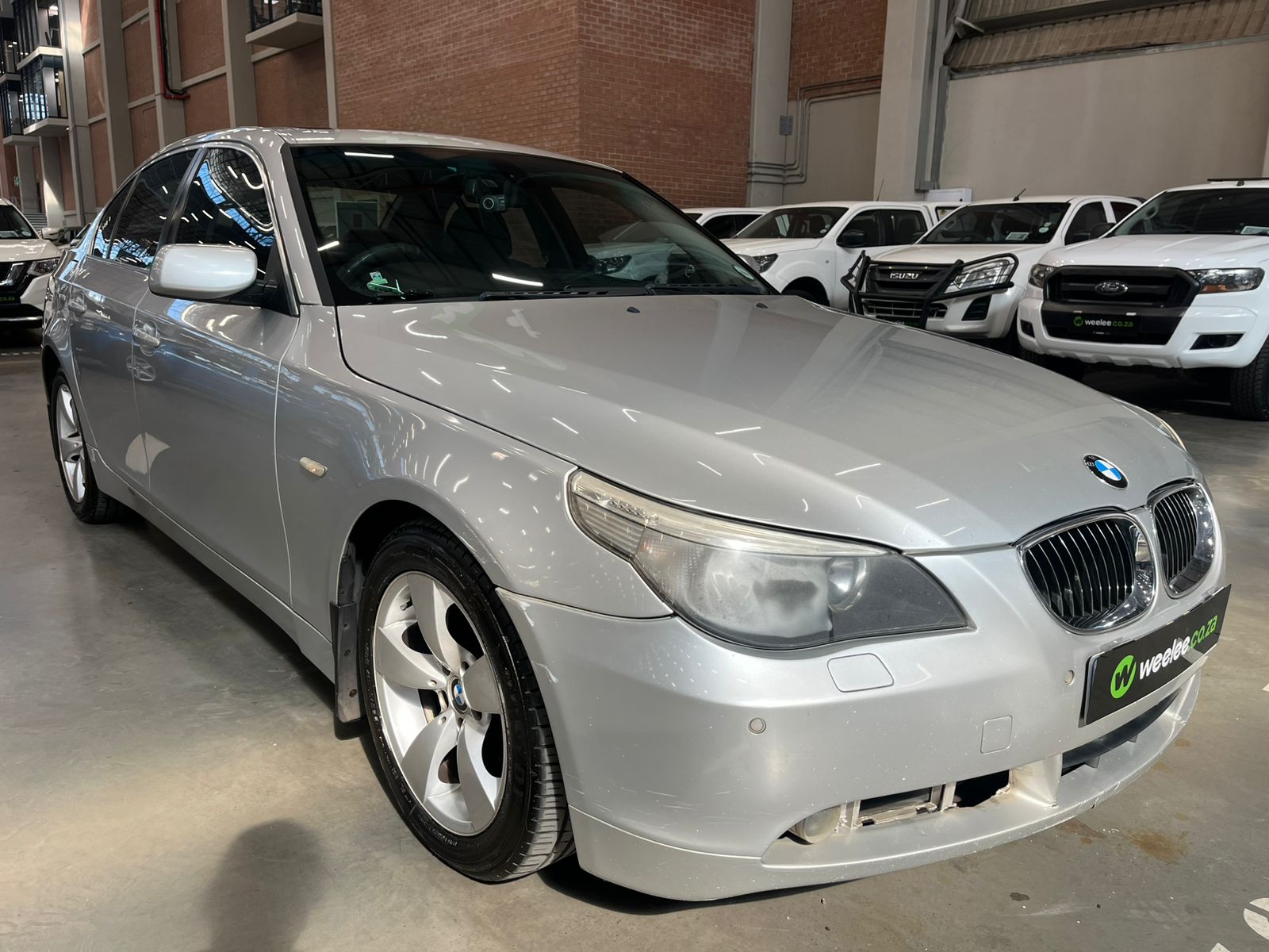 BMW 5 SERIES E60 / GT 525i A/T (E60)