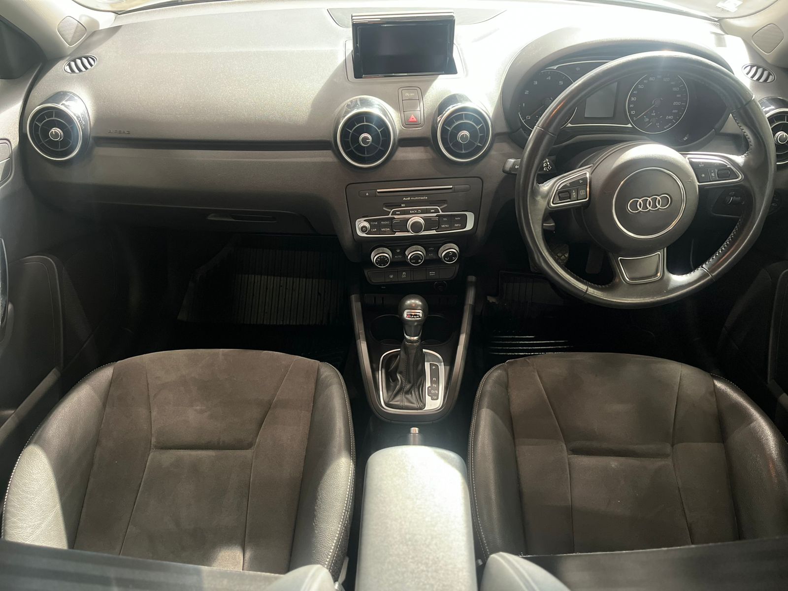 AUDI A1 A1 SPORTBACK 1.4T FSi SE S-TRONIC (30 TFSi)