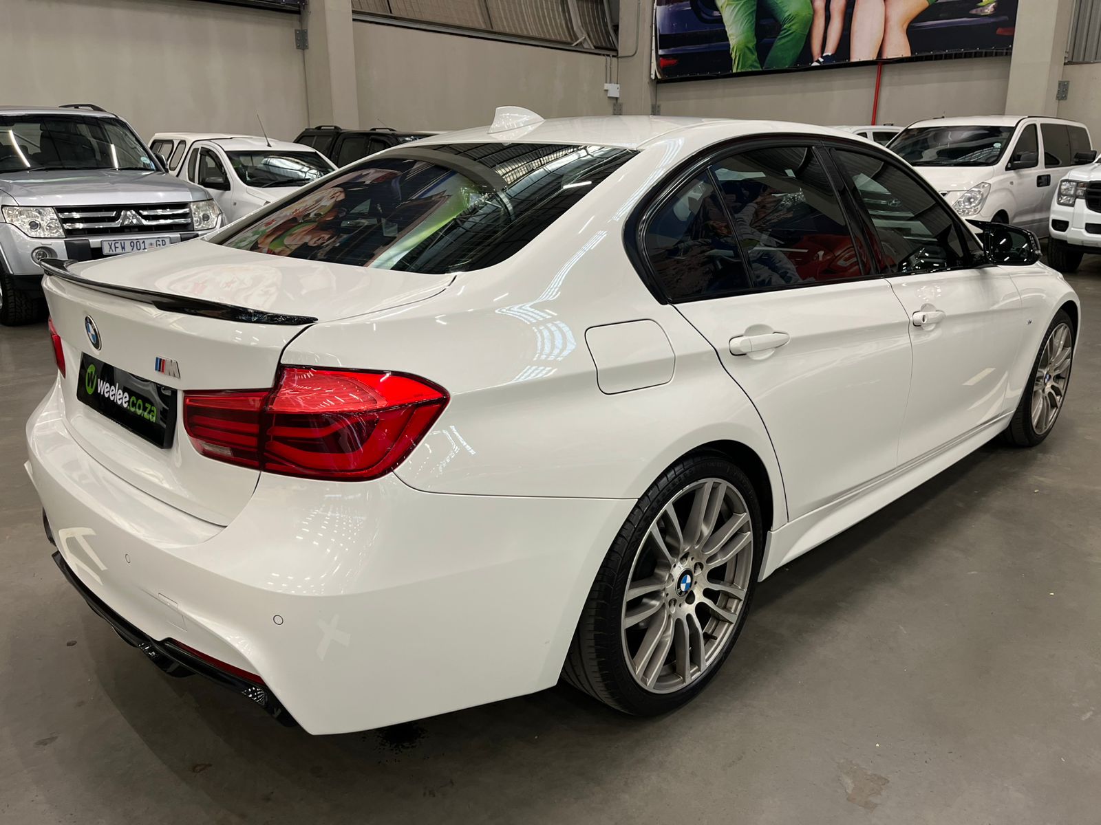 BMW 3 SERIES (F30) 318i M SPORT A/T (F30)