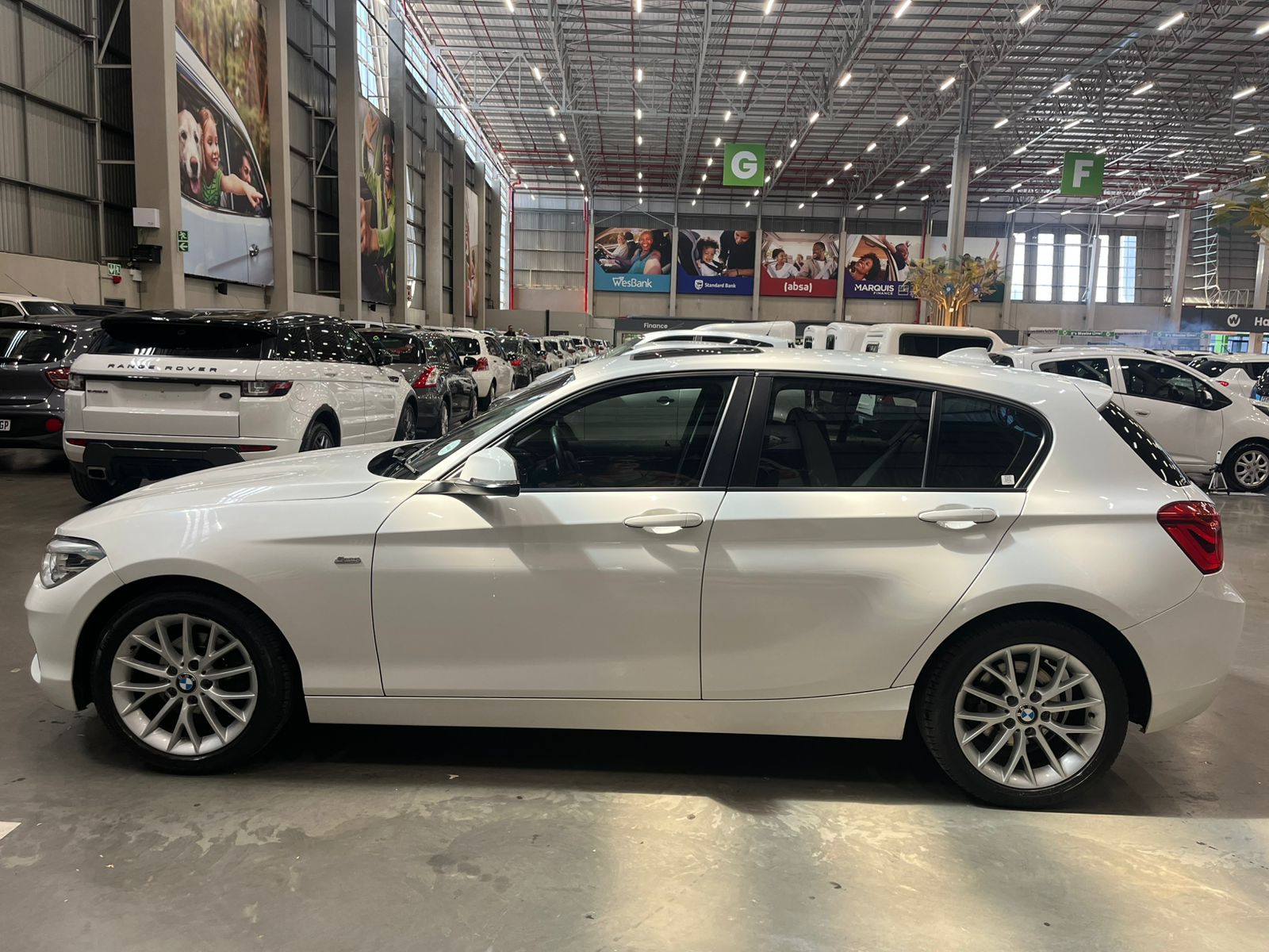 BMW 1 SERIES 118i SPORT LINE 5DR A/T (F20)