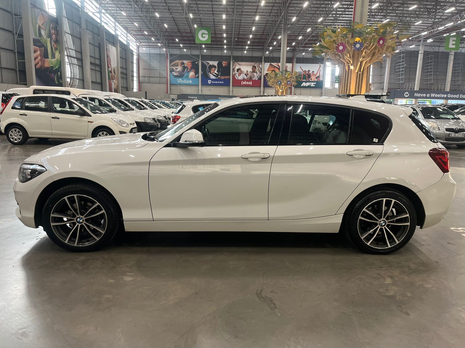 BMW 1 SERIES 118i EDITION SPORT LINE SHADOW 5DR A/T (F20)