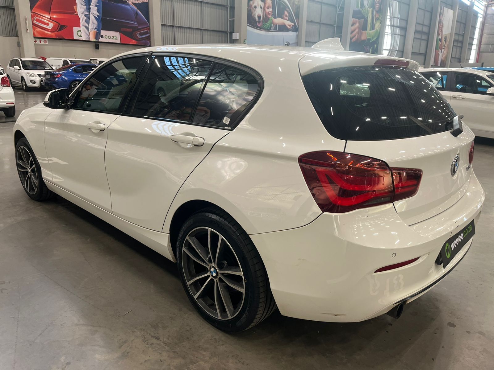 BMW 1 SERIES 118i EDITION SPORT LINE SHADOW 5DR A/T (F20)
