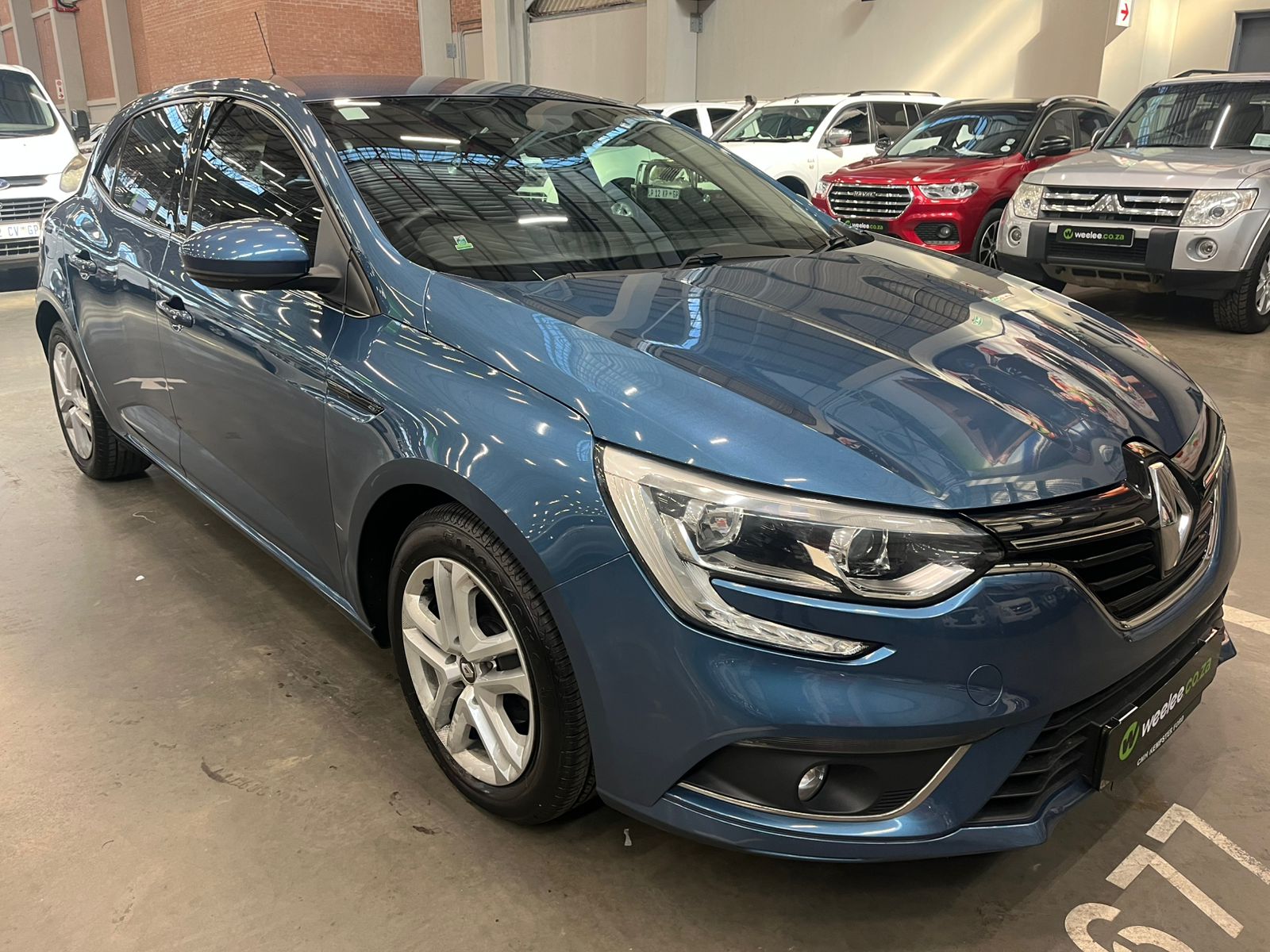 Renault Megane IV1.6 Expression 5 Door