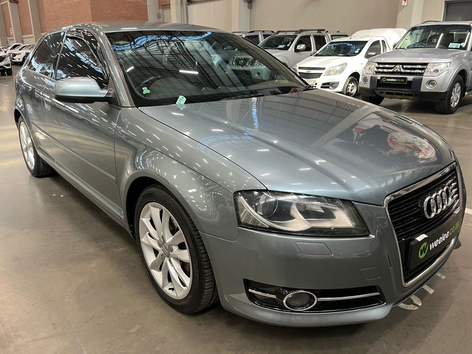 AUDI A4 A4 2.0 TDI AMBITION MULTI (B8)