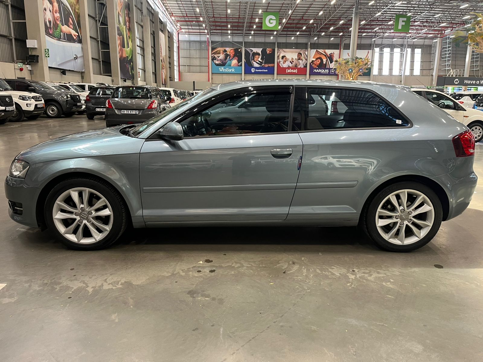 AUDI A4 A4 2.0 TDI AMBITION MULTI (B8)