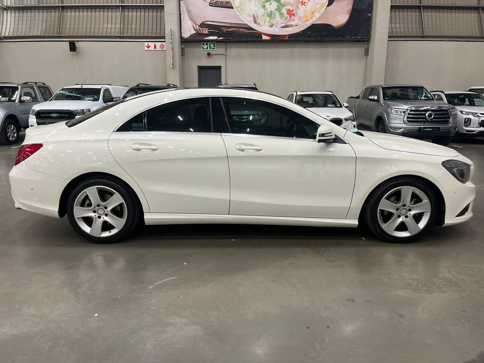 MERCEDES-BENZ CLA CLA200 URBAN A/T
