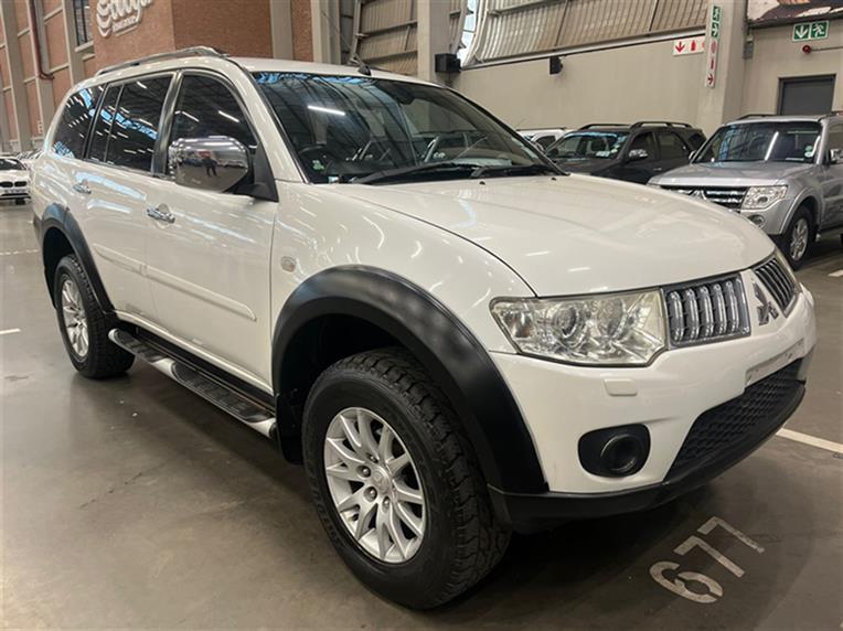 Mitsubishi Pajero Sport 3.2 Di-D GLS