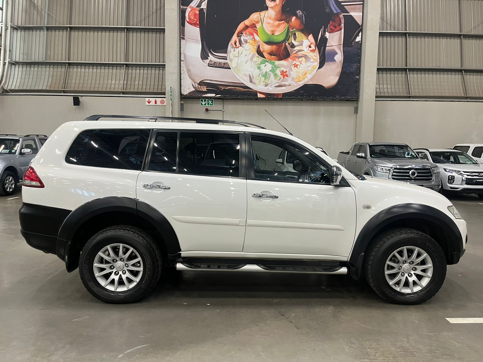 MITSUBISHI PAJERO SPORT PAJERO SPORT 3.2 Di-D GLS