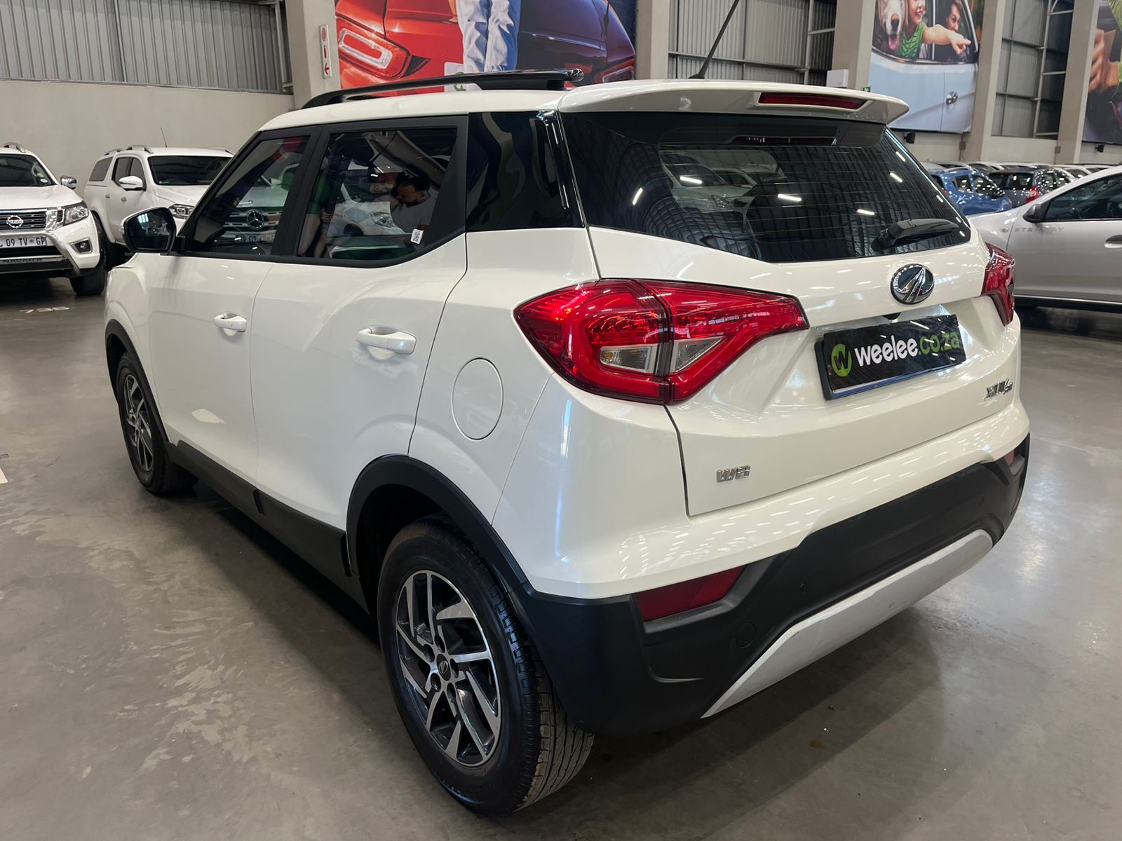 MAHINDRA XUV300 XUV300 1.2T (W8)