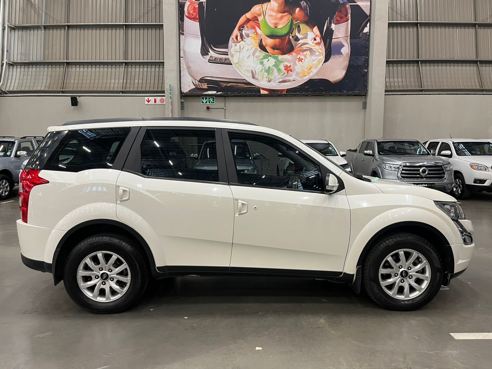 MAHINDRA XUV XUV 500 2.2D MHAWK (W8) 7 SEAT
