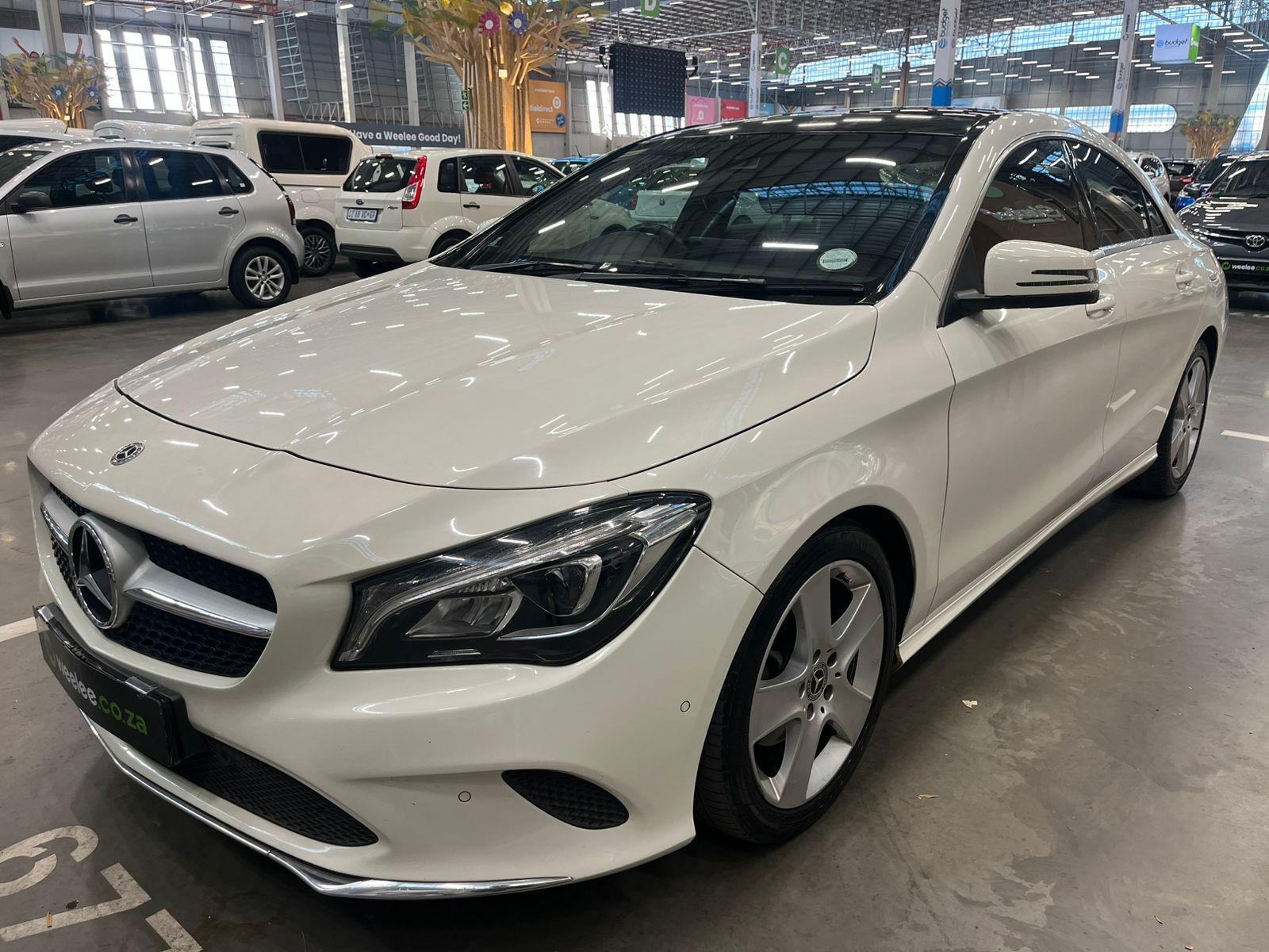 MERCEDES-BENZ CLA CLA200 A/T
