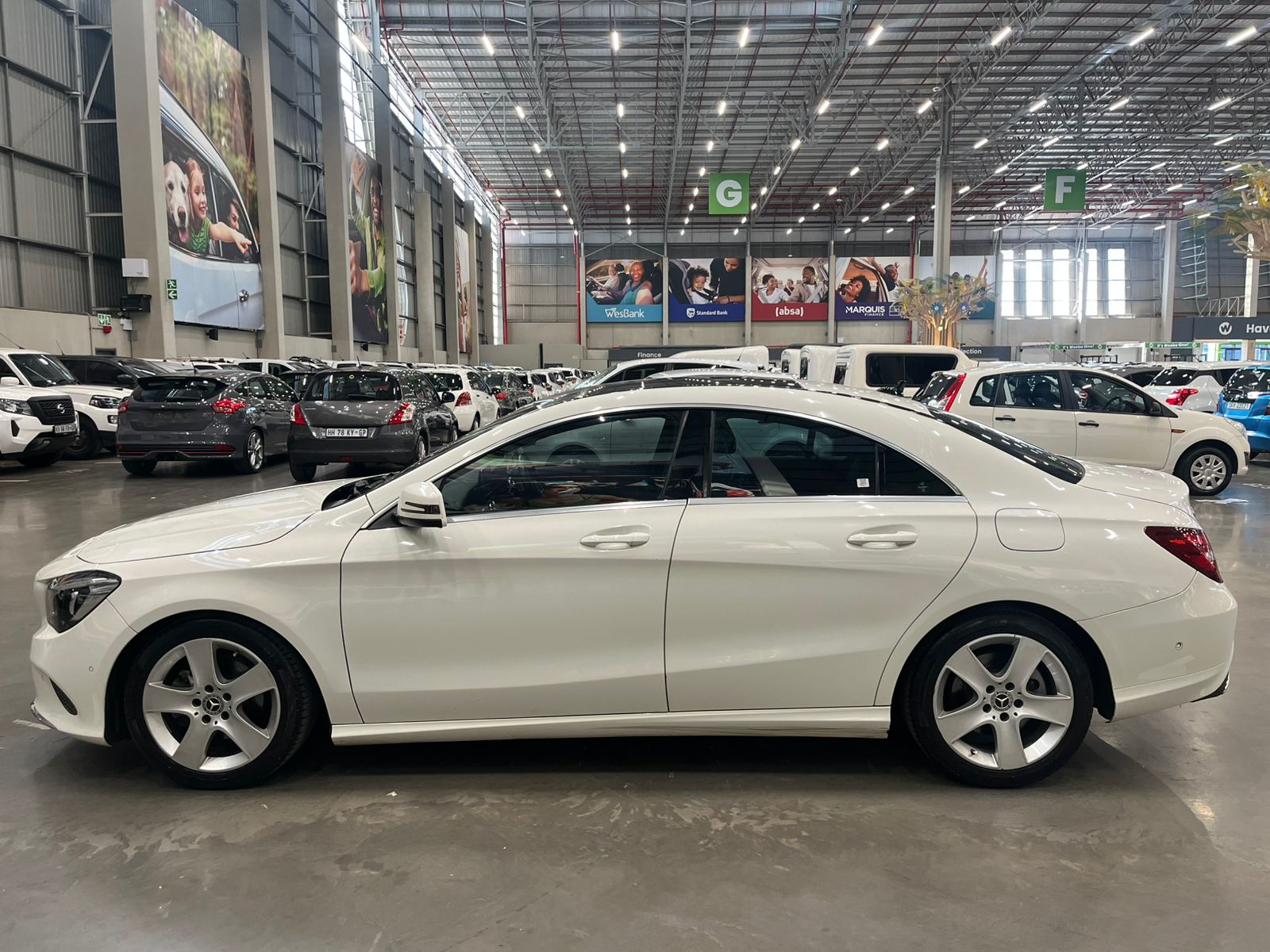 MERCEDES-BENZ CLA CLA200 A/T