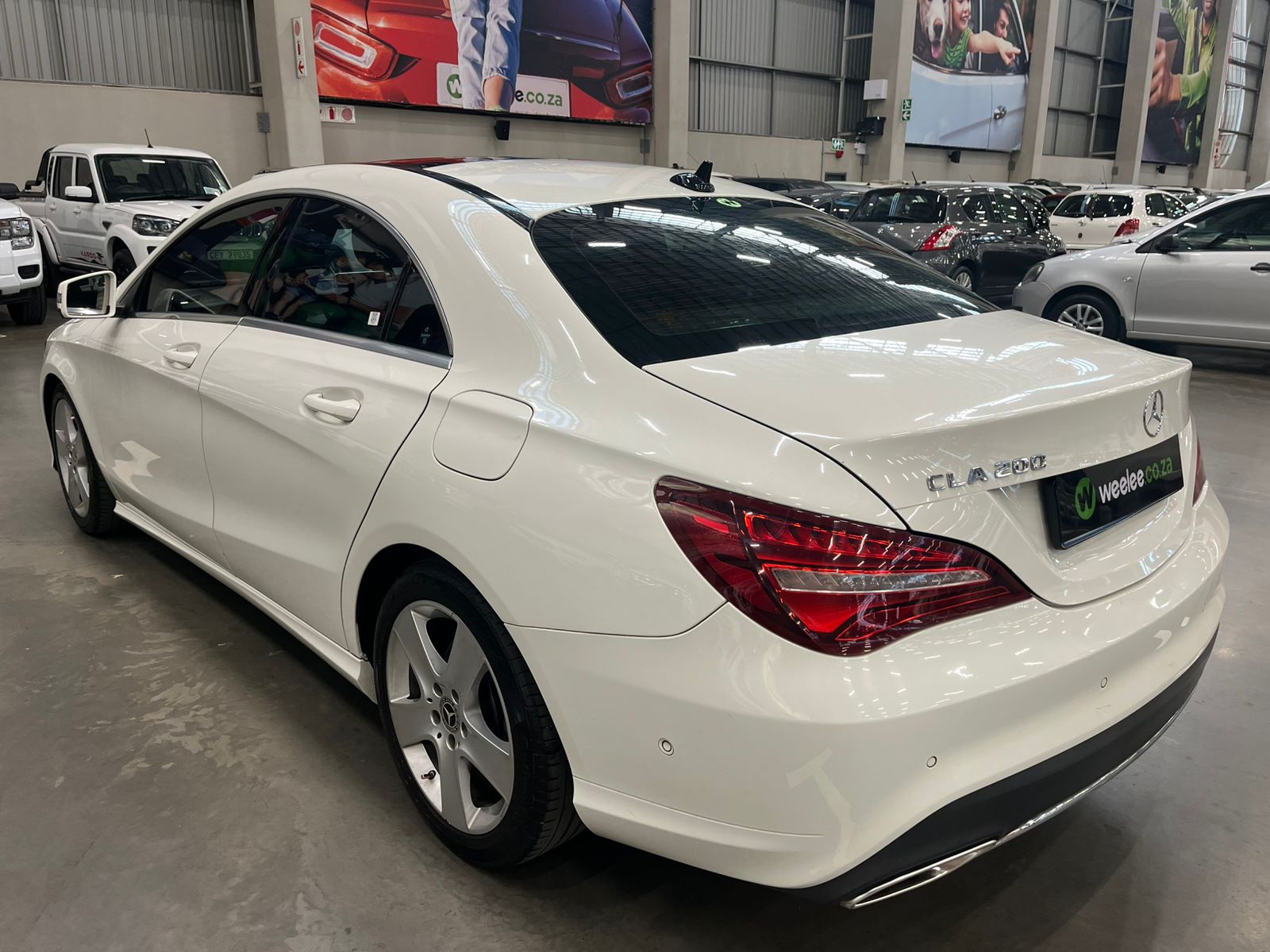 MERCEDES-BENZ CLA CLA200 A/T