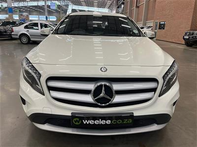 MERCEDES-BENZ GLA GLA 200 CDI A/T