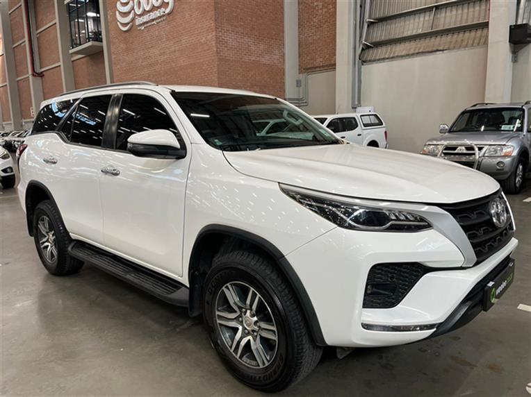 Toyota Fortuner V 2.4 GD-6 Raised Body Auto