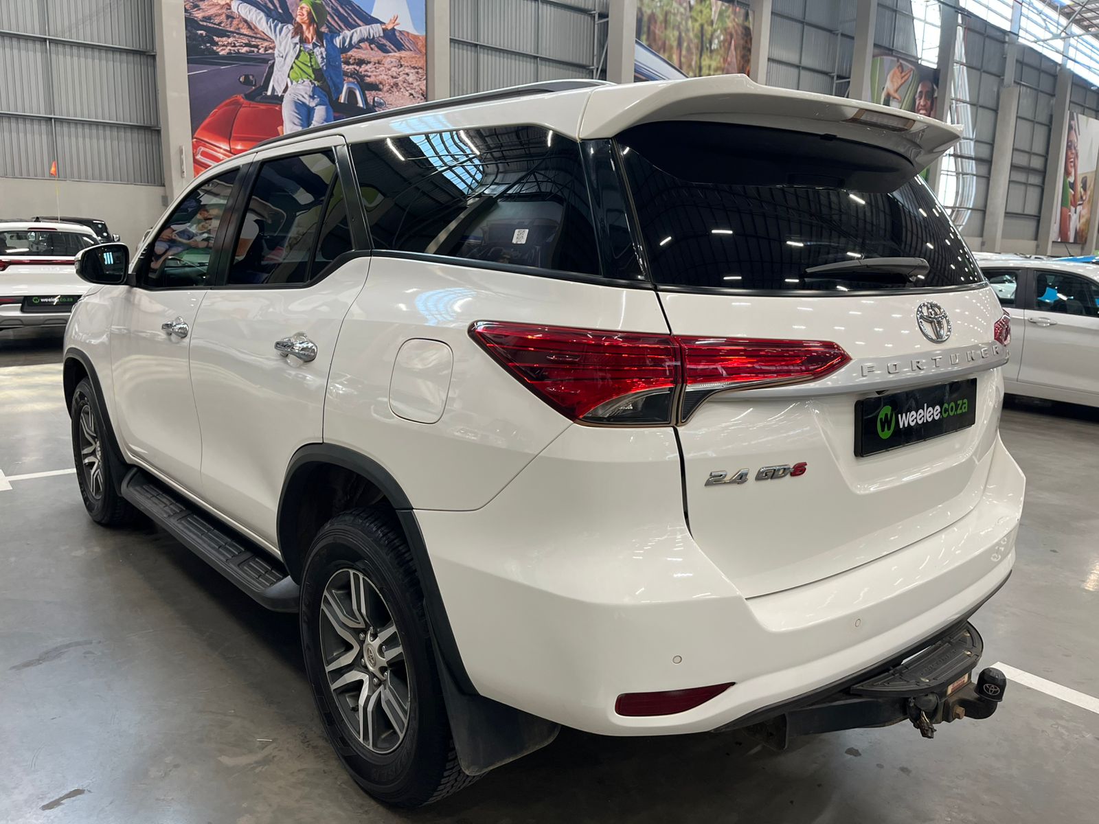 TOYOTA FORTUNER FORTUNER 2.4GD-6 R/B A/T