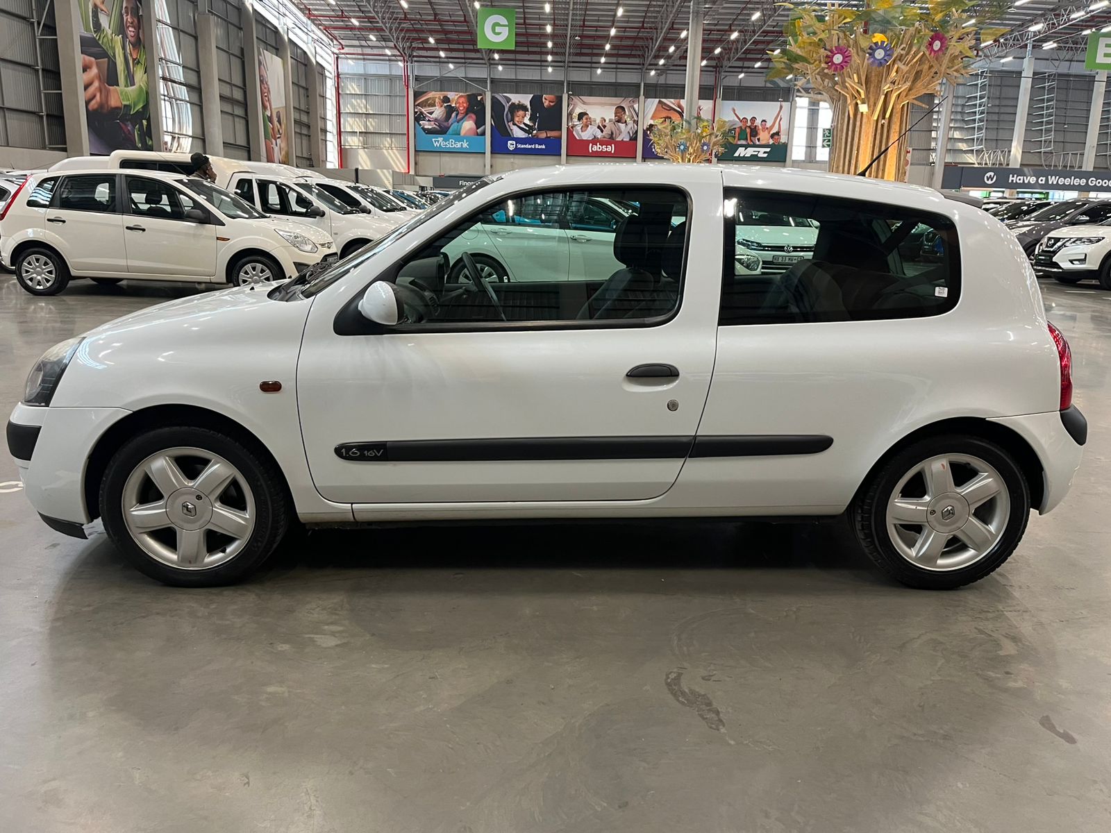 RENAULT CLIO CLIO 1.6 DYNAMIQUE 3dr