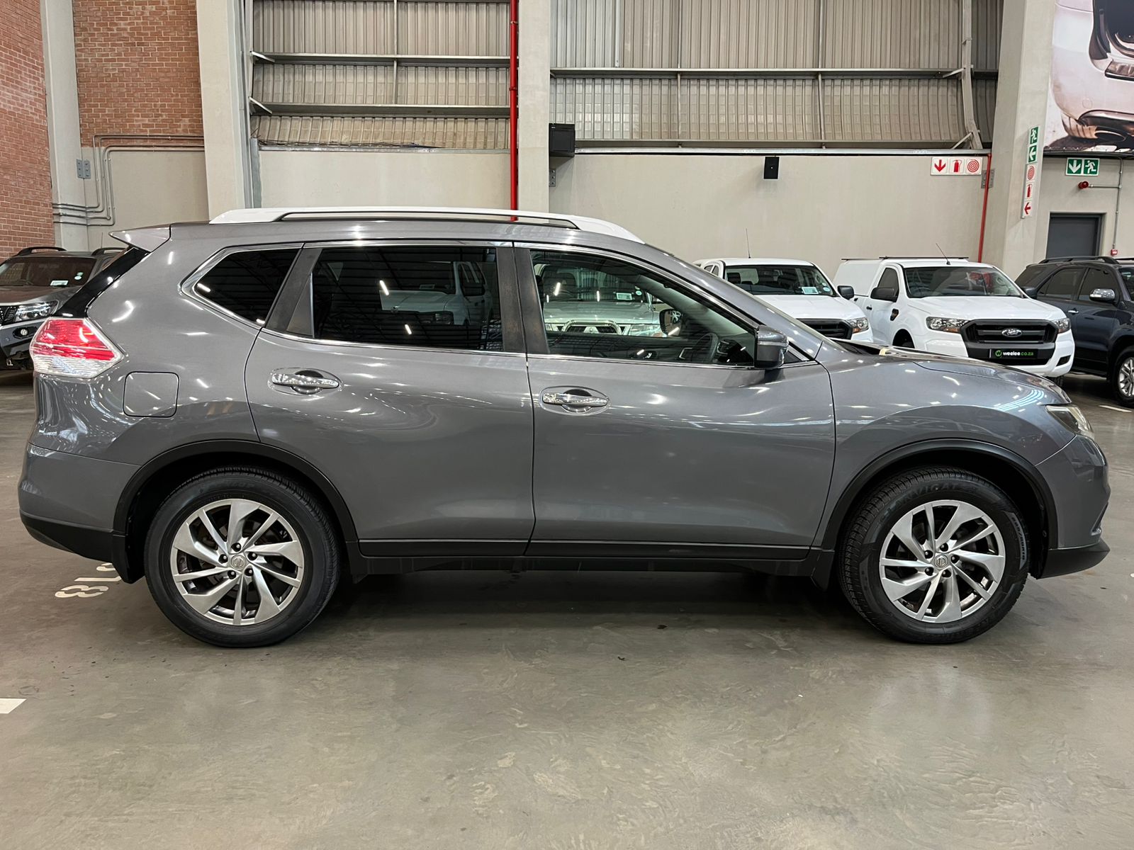 NISSAN X TRAIL X TRAIL 2.0 XE (T32)