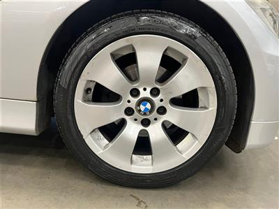 2008 BMW 320i A/T (E90)