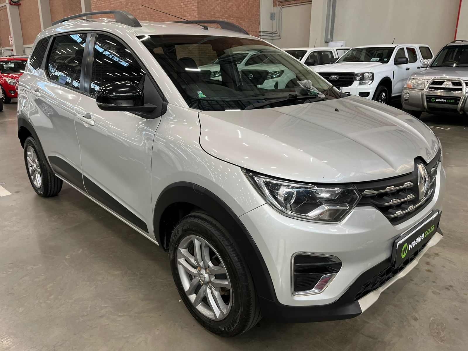 Renault Triber 1.0 Prestige Auto