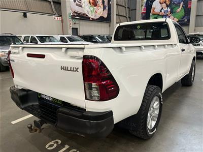 2017 TOYOTA HILUX 2.4 GD-6 SR 4X4 P/U S/C