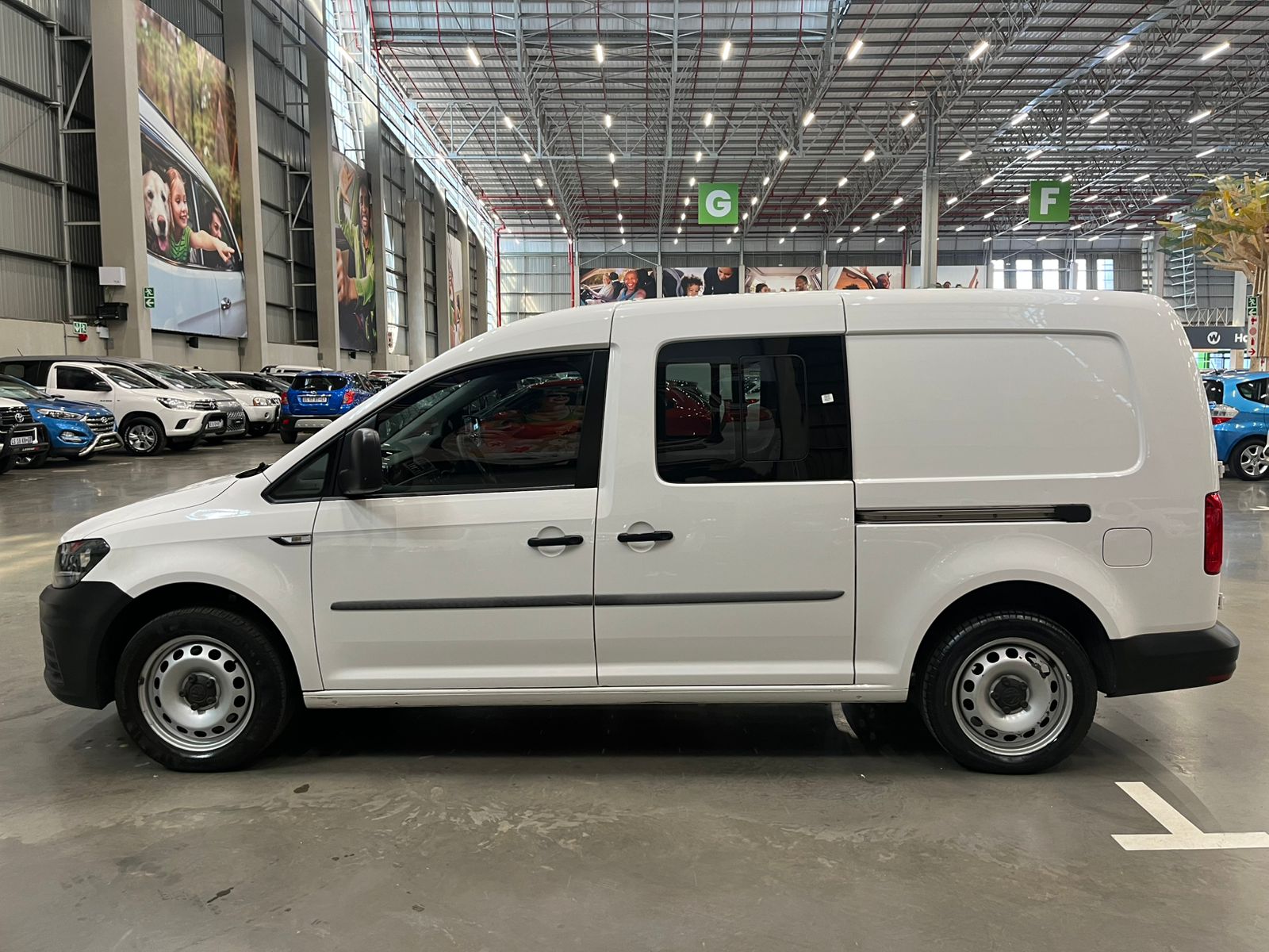 VOLKSWAGEN CADDY CADDY4 MAXI  CREWBUS 2.0 TDi DSG