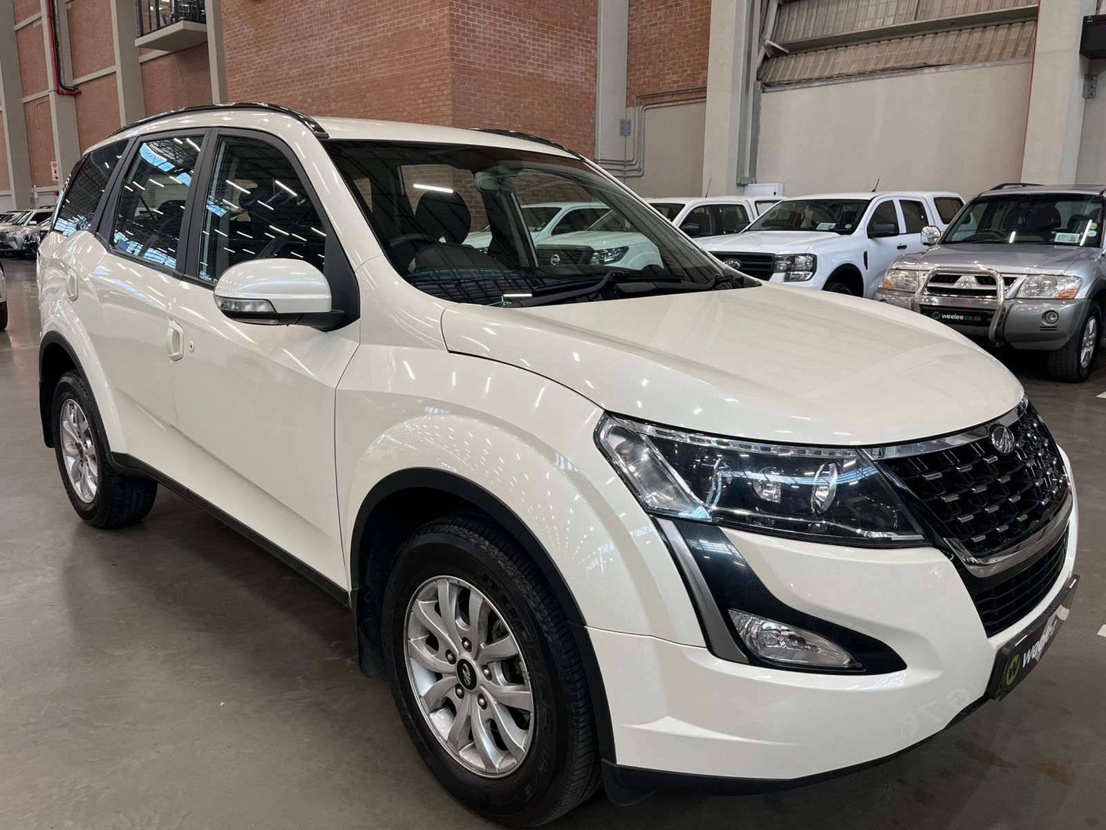 Mahindra XUV 500 2.2D (W6) mHawk 7 Seater Auto