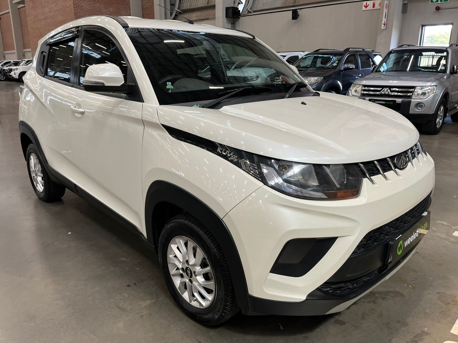 MAHINDRA KUV 100 KUV 100 1.2 K6+ NXT