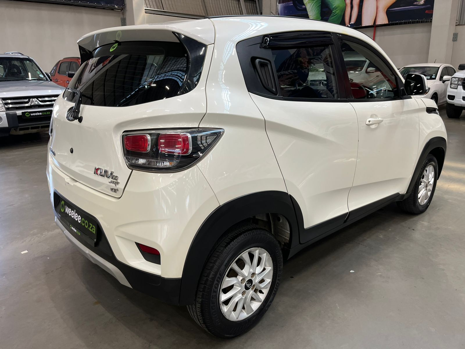 MAHINDRA KUV 100 KUV 100 1.2 K6+ NXT