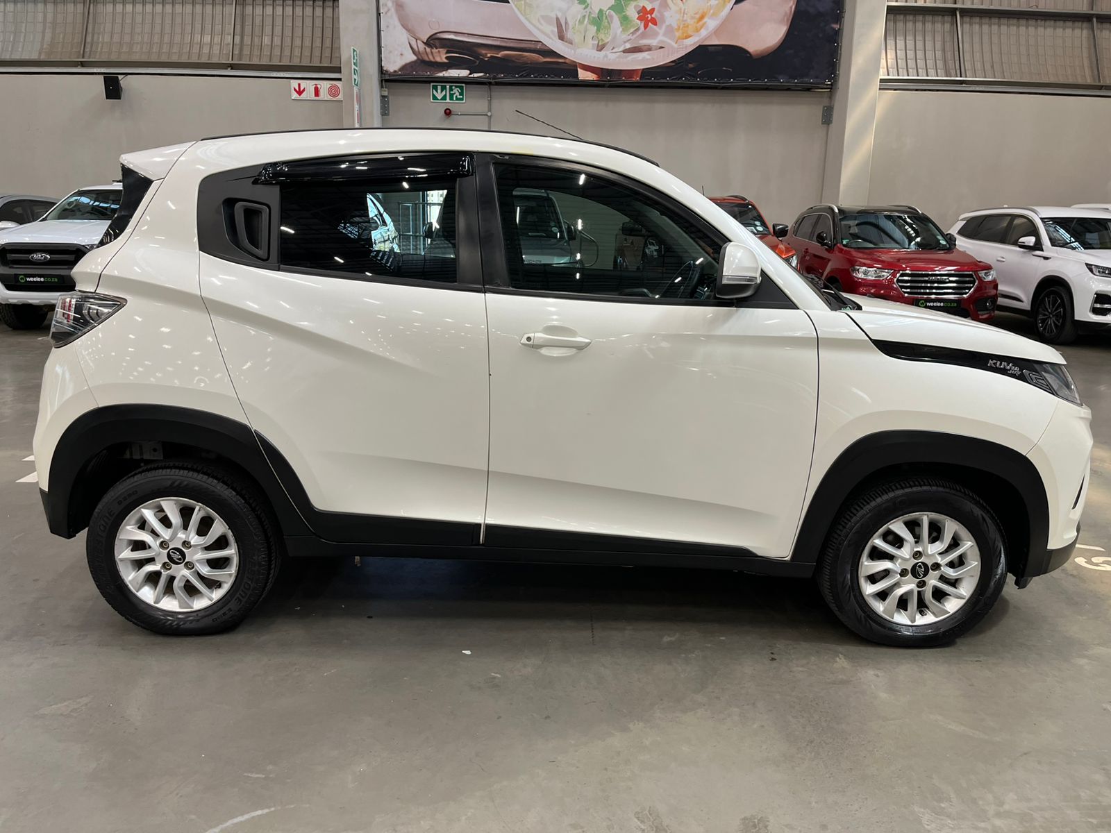 MAHINDRA KUV 100 KUV 100 1.2 K6+ NXT
