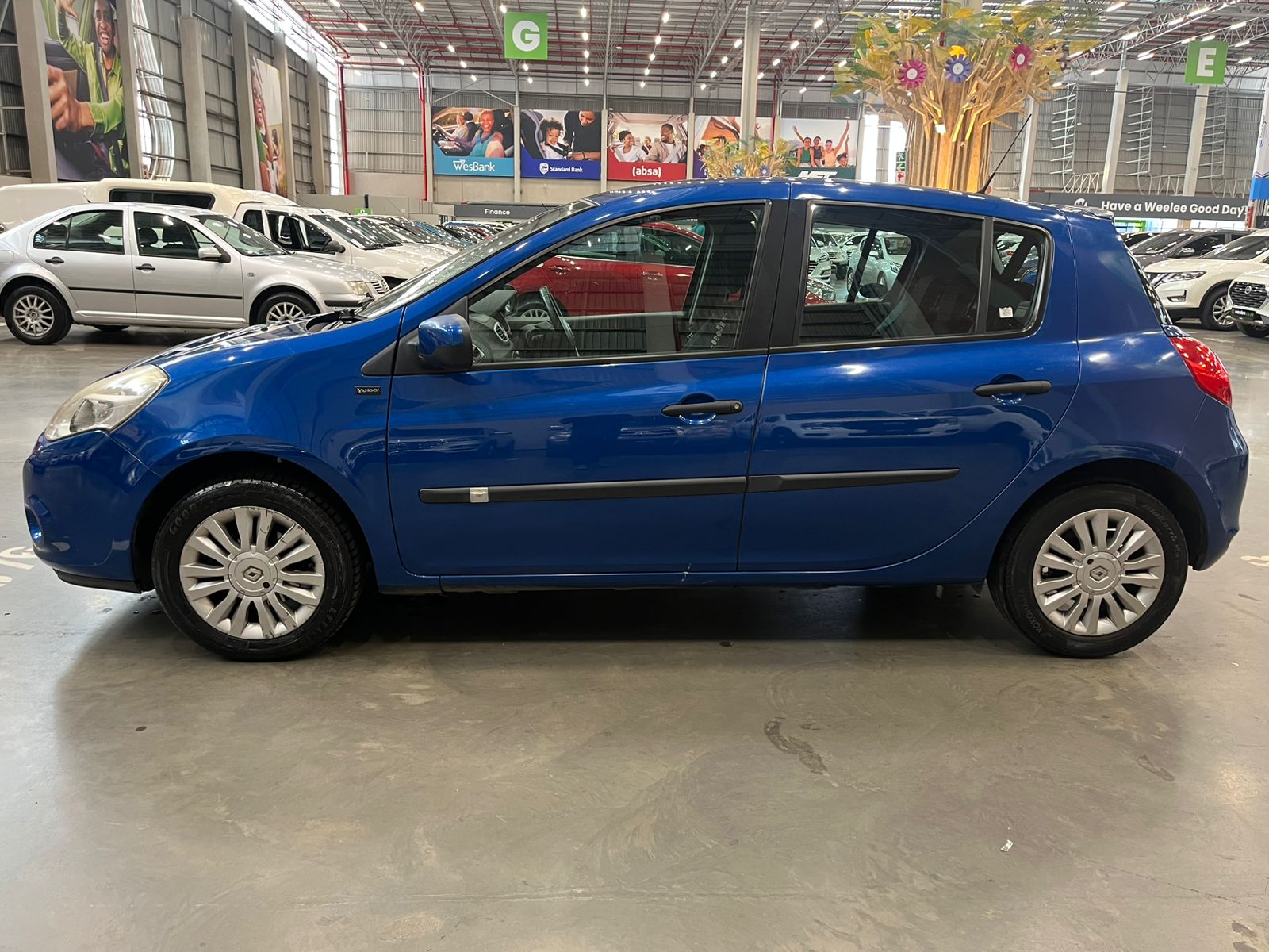RENAULT CLIO III CLIO III 1.6 YAHOO 5DR