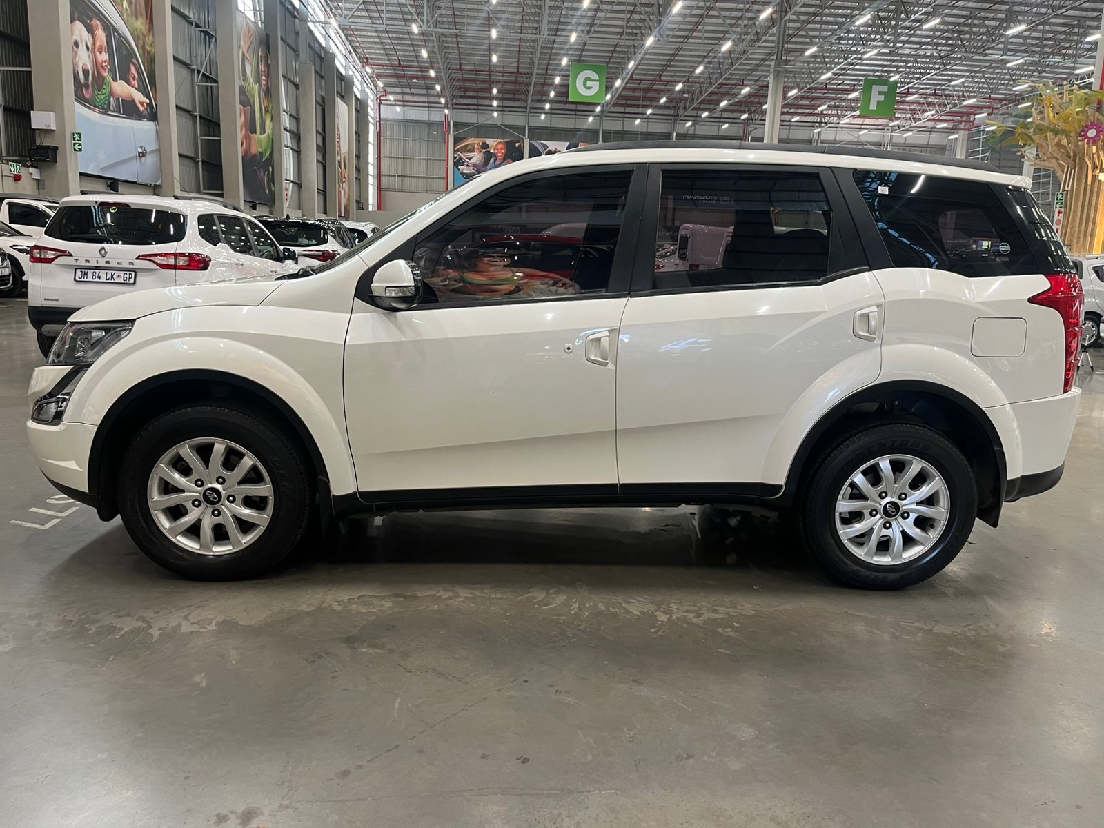 MAHINDRA XUV XUV 500 2.2D MHAWK (W6) 7 SEAT