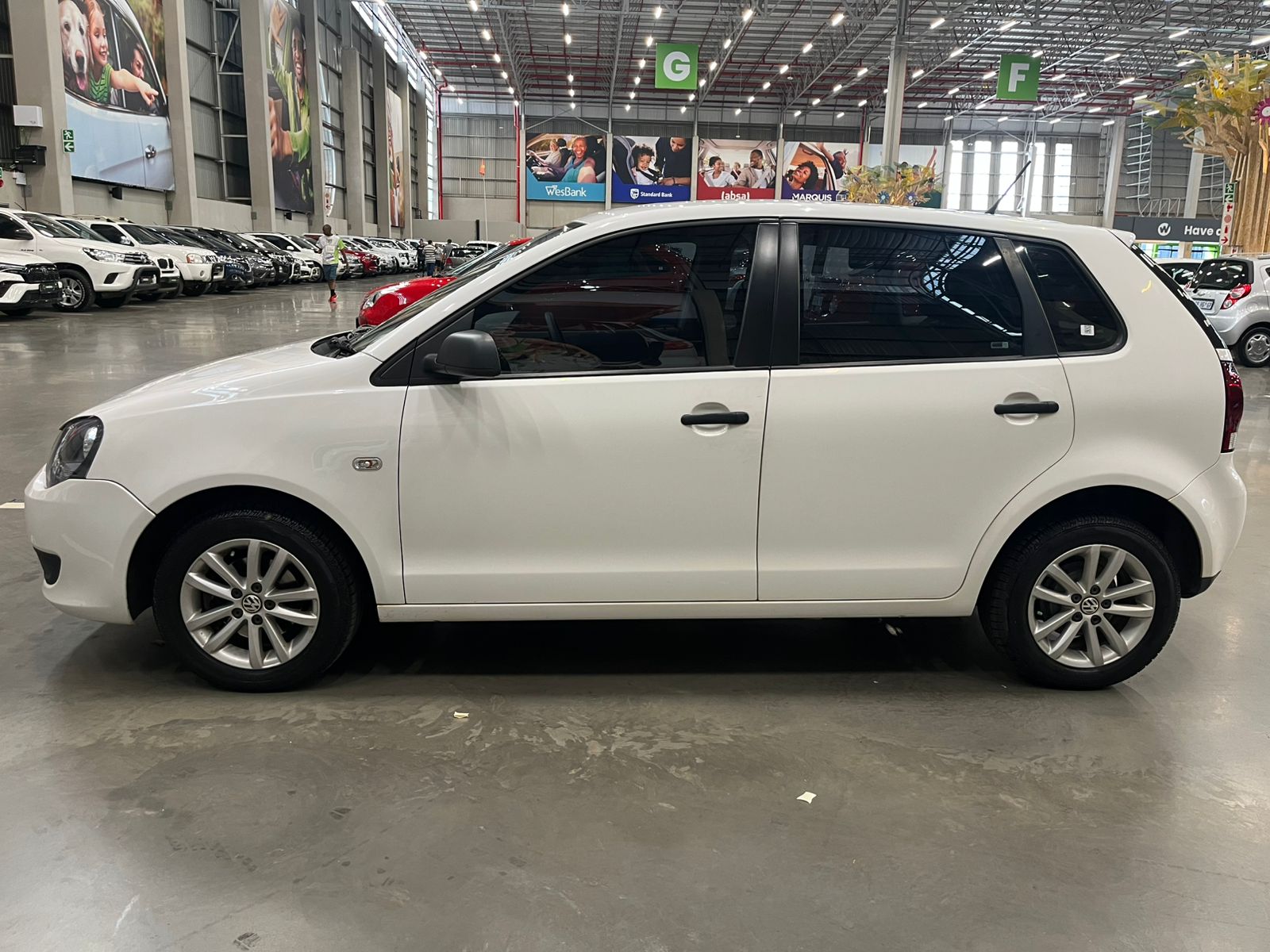 2013 VW Polo Vivo Trendline 77,000 km Manual Petrol Centurion